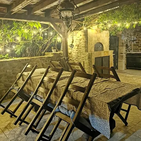 Mes Maisons: Luxury Gites with Pool, Aircon, and Pet-Friendly Amenities Gagnieres Exterior photo