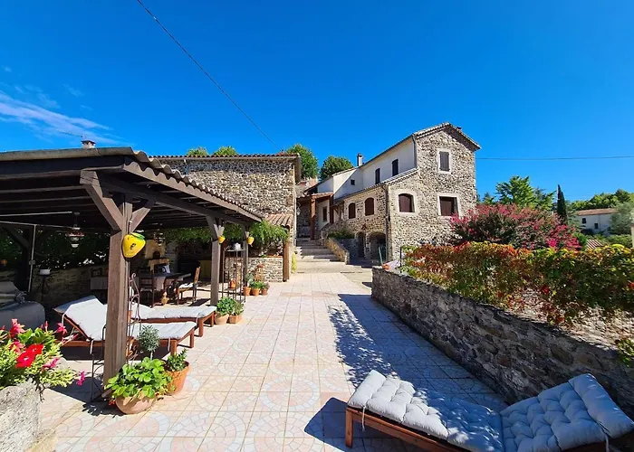 Mes Maisons Gardoises, Two Gites Sleeping 13 With Two Private Pools, Kids Room, Laundry, Disco, Free Wifi, Linen And Dog\'S Are Welcome