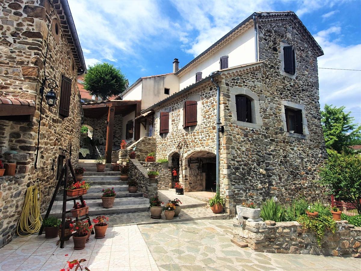 Mes Maisons: Luxury With Pool, Aircon, And Pet-friendly Amenities Holiday home