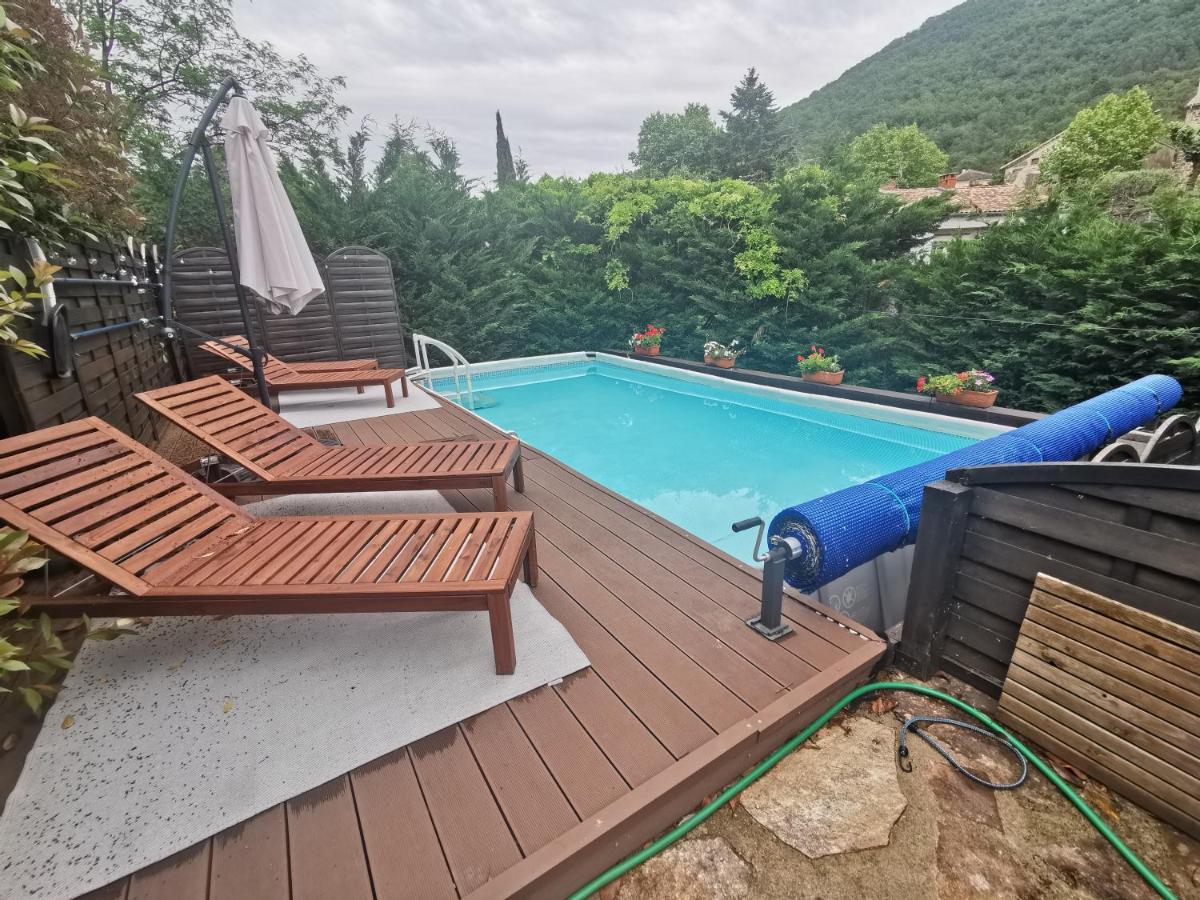 Mes Maisons: Luxury With Pool, Aircon, And Pet-friendly Amenities