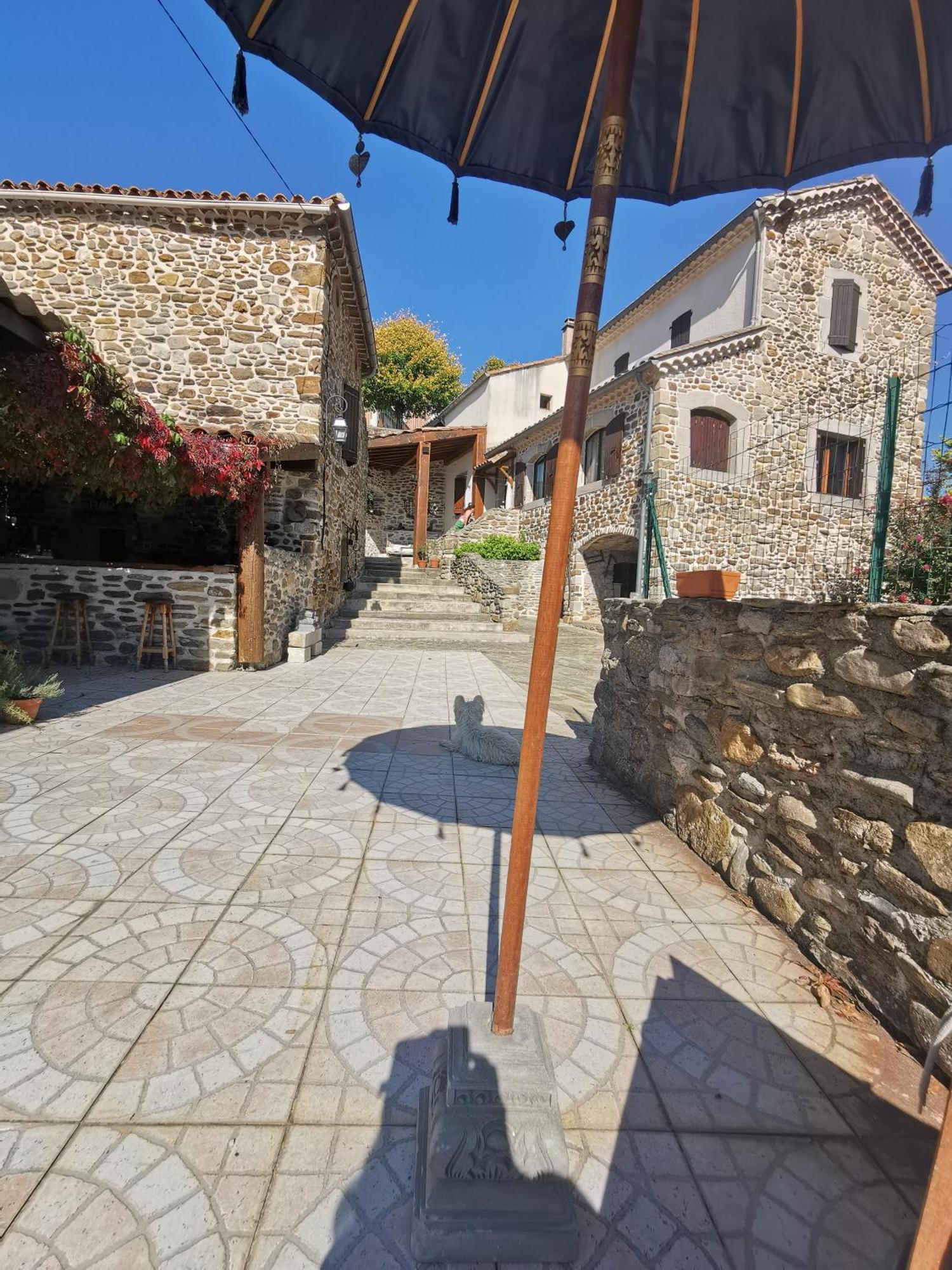 Mes Maisons: Luxury With Pool, Aircon, And Pet-friendly Amenities